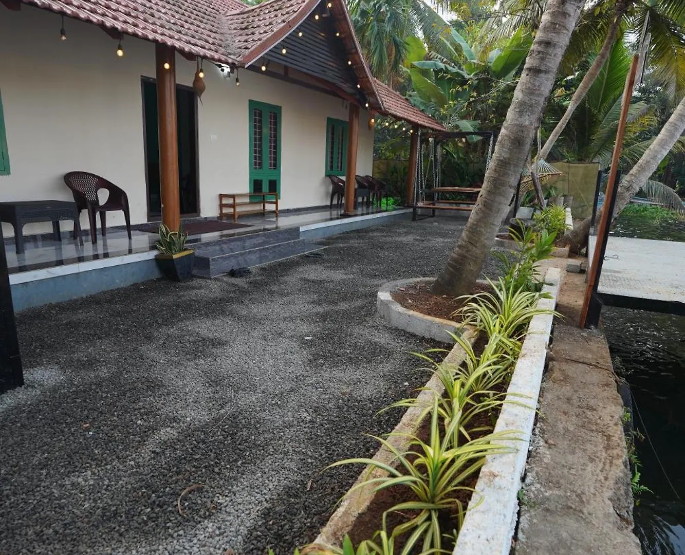 شقة Tulsi Kayal Retreat Champakulam