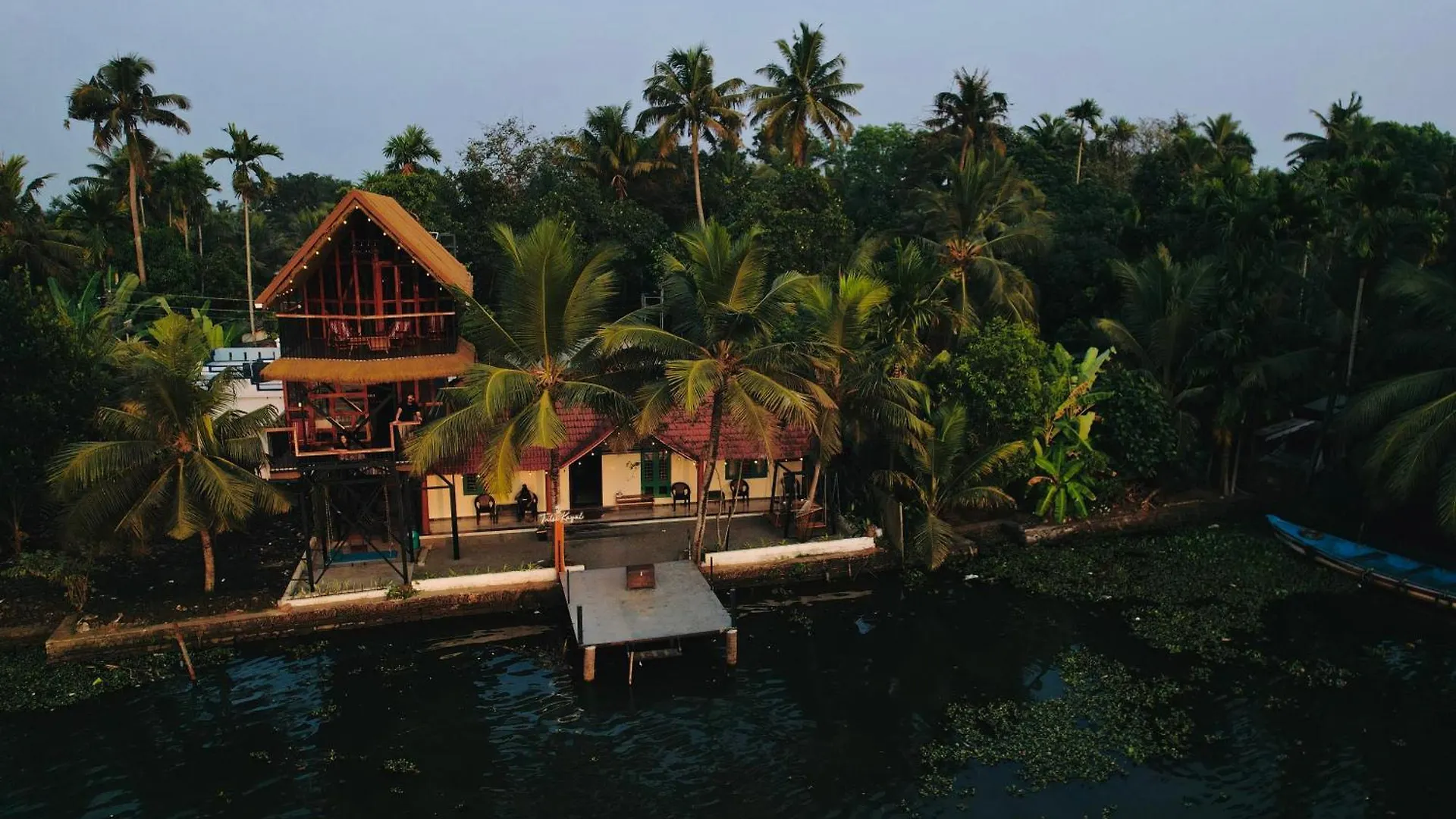 شقة Tulsi Kayal Retreat Champakulam