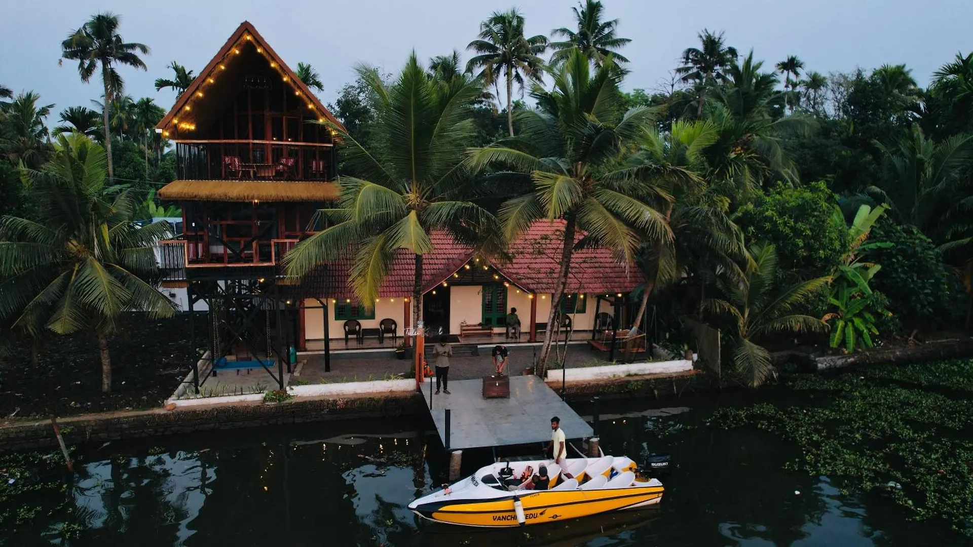 شقة Tulsi Kayal Retreat Champakulam