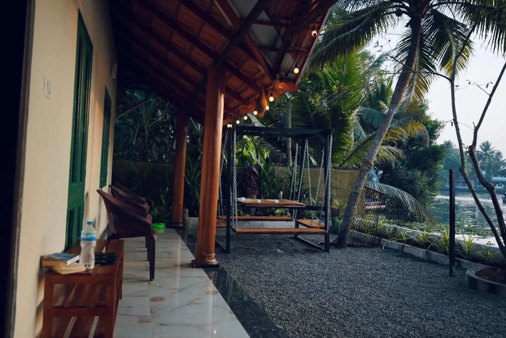 شقة Tulsi Kayal Retreat Champakulam