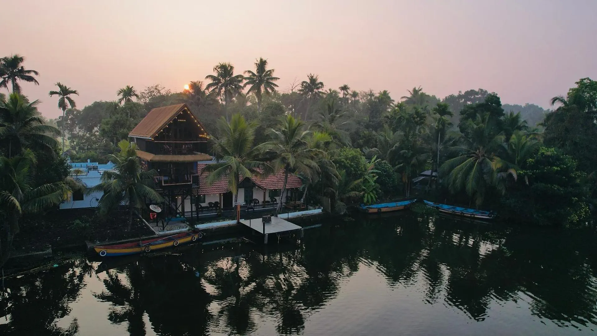 شقة Tulsi Kayal Retreat Champakulam منزل للإقامة